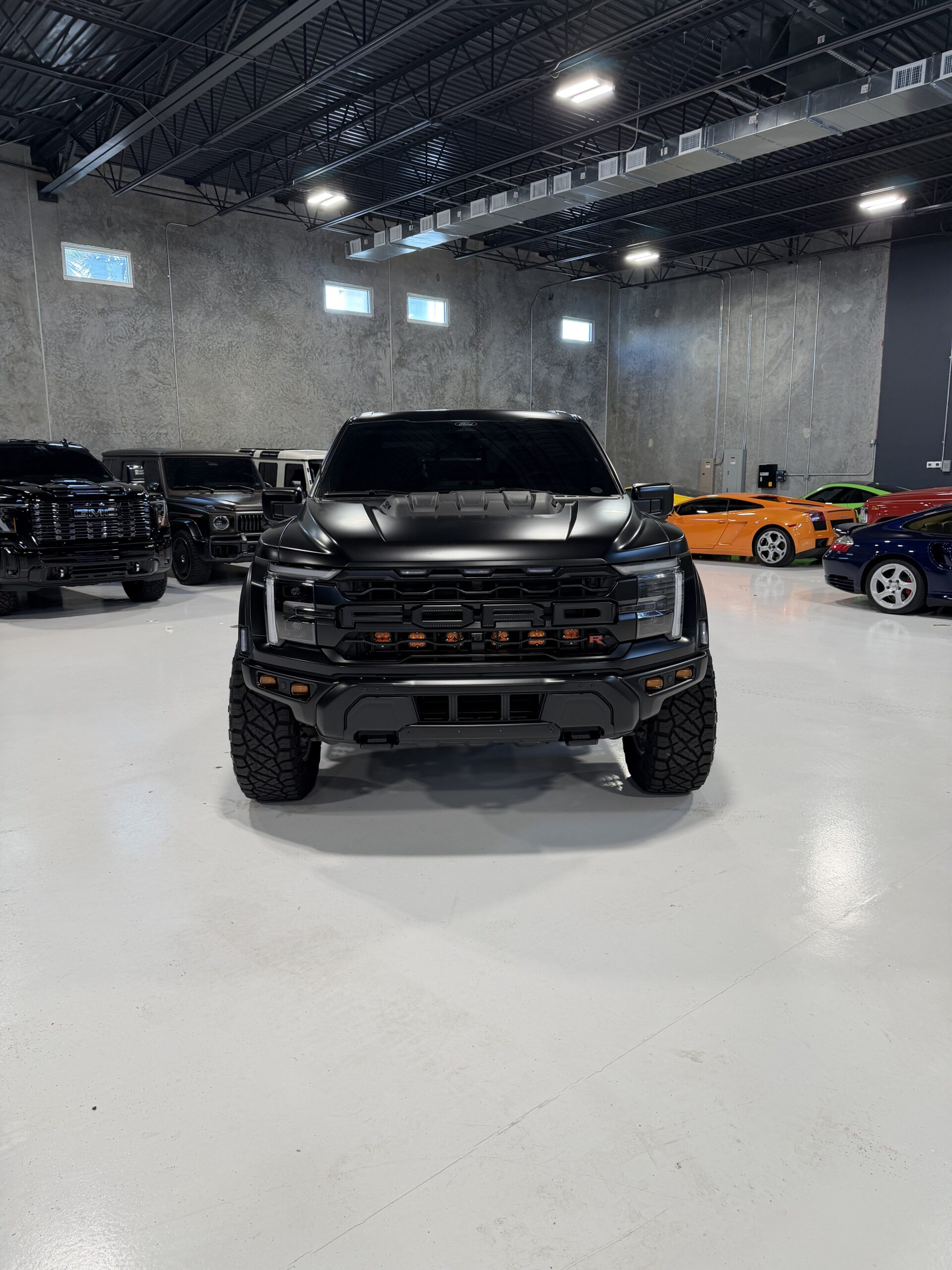 graydon-f-150-raptor-r-black-0-33