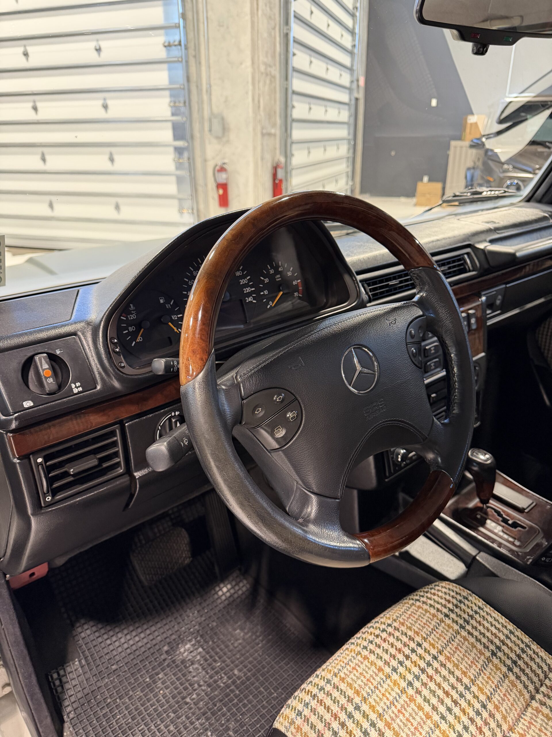 graydon-g500-mercedes-white-58-49