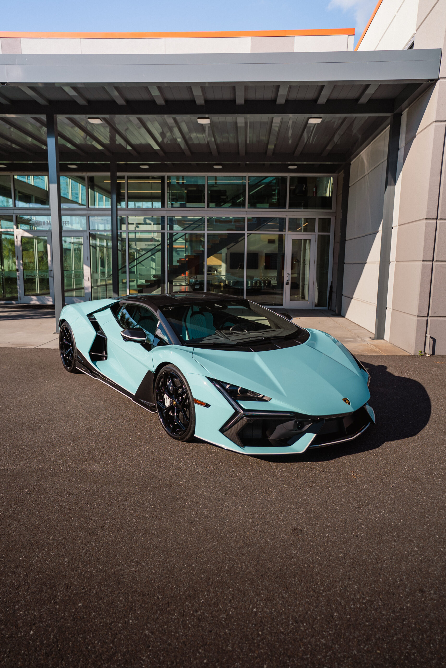 2025 Lamborghini Revuelto